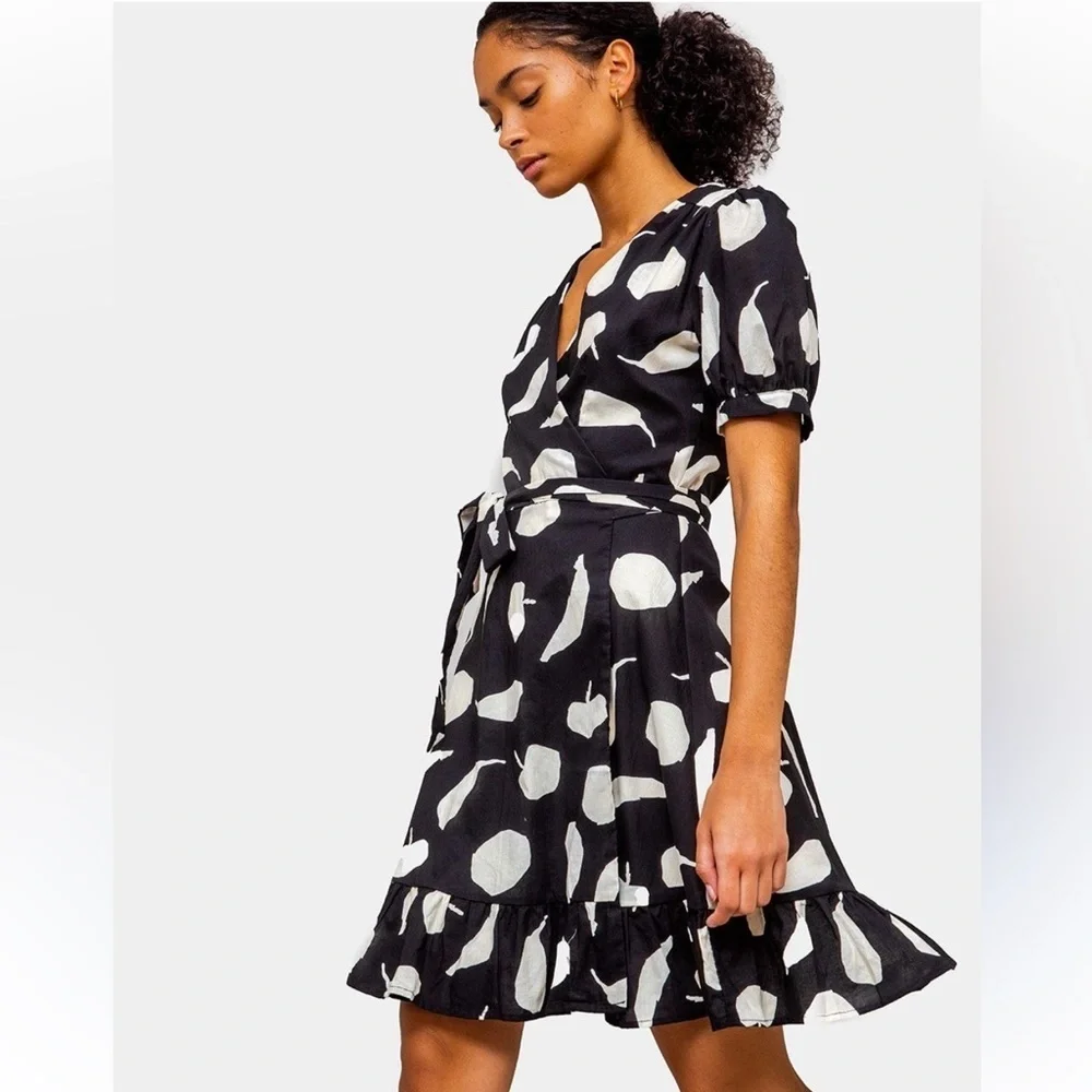 FRNCH Paris Anara Black and Ivory Fruit Wrap Dress Sz Medium - Picture 2 of 7